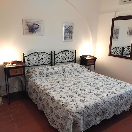 Agriturismo La Burraia Vicino A San Gimignano Gambassi Terme Exterior foto
